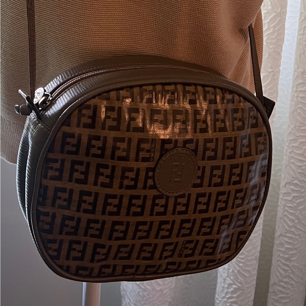 Fendi Zucchino Crossbody Bag Authentic Oval Tan Olive Adjustable leather Strap